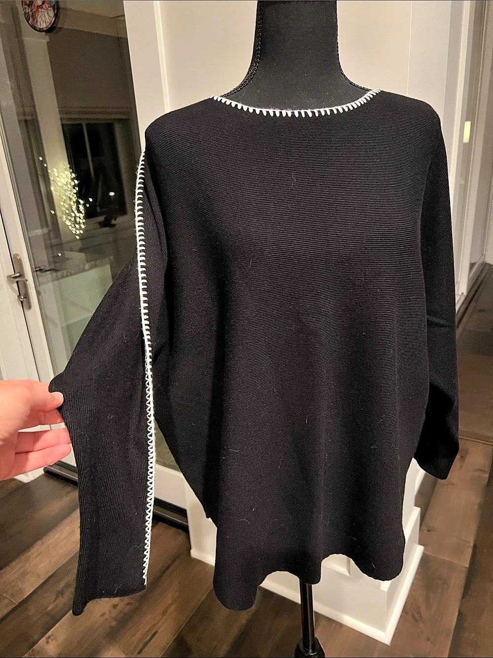 Aaeda Black Sweater NWT